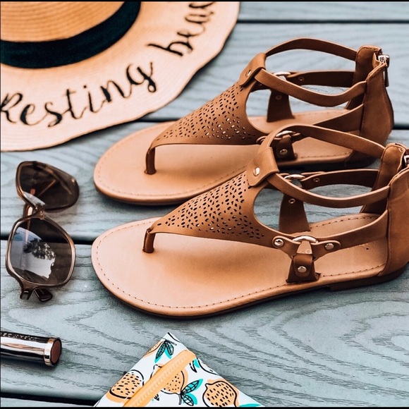 Aluna Levi Shoes - LAST PAIR! Light Tan Thong Sandal